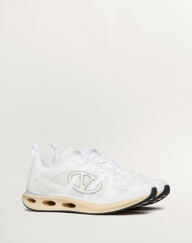 VALENTINO VLOGO EASYJOG LOW-TOP SNEAKER IN CALFSKIN AND FABRIC