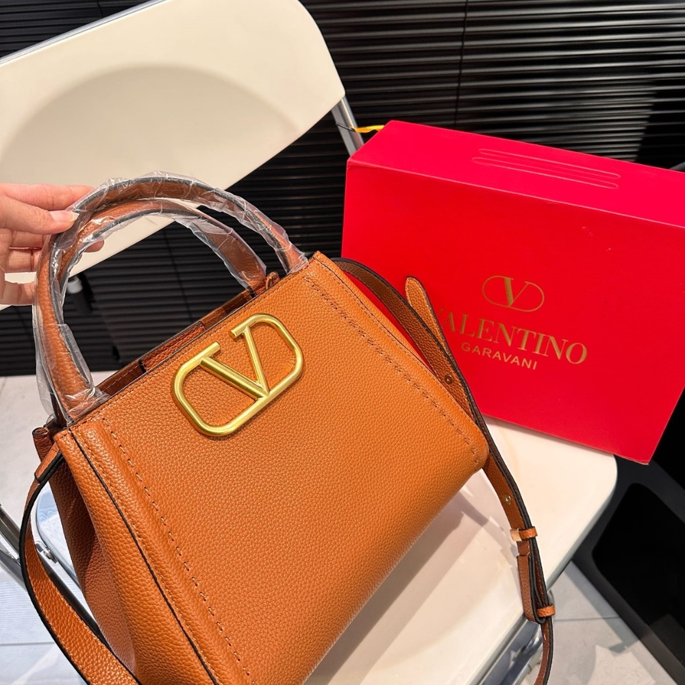 Valentino Garavani Alltime Handbag In Almond 26Cm 5W2B0Q18Imz Zg1