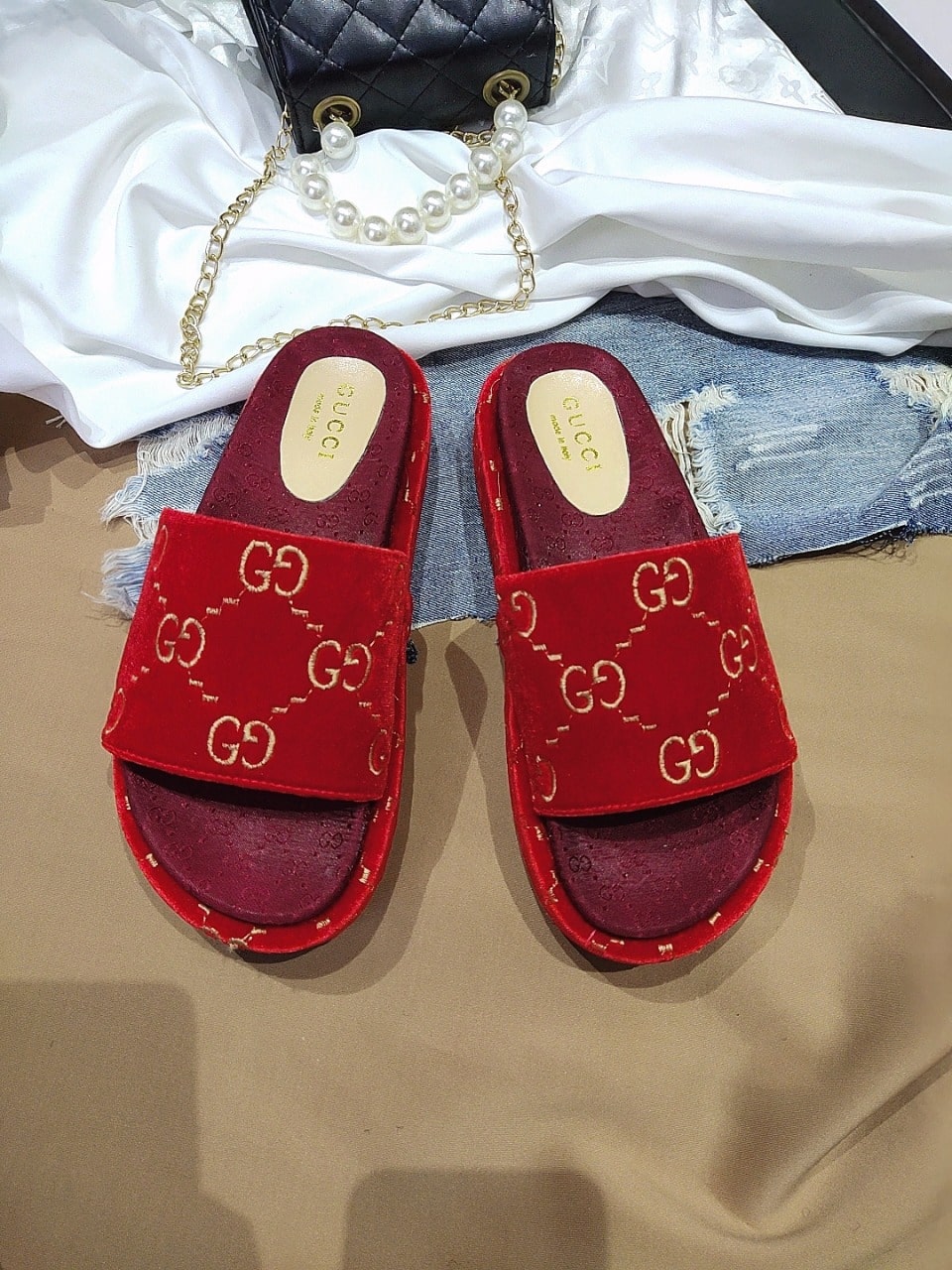 Gucci Women?S With Gg Pattern Slide Sandal Red