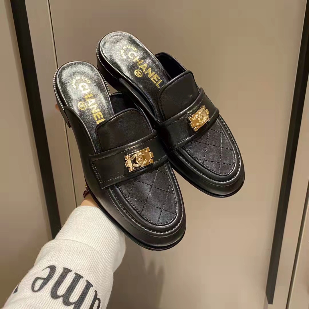 Chanel Casual Pain Laether Elegant Mules Sandals Black