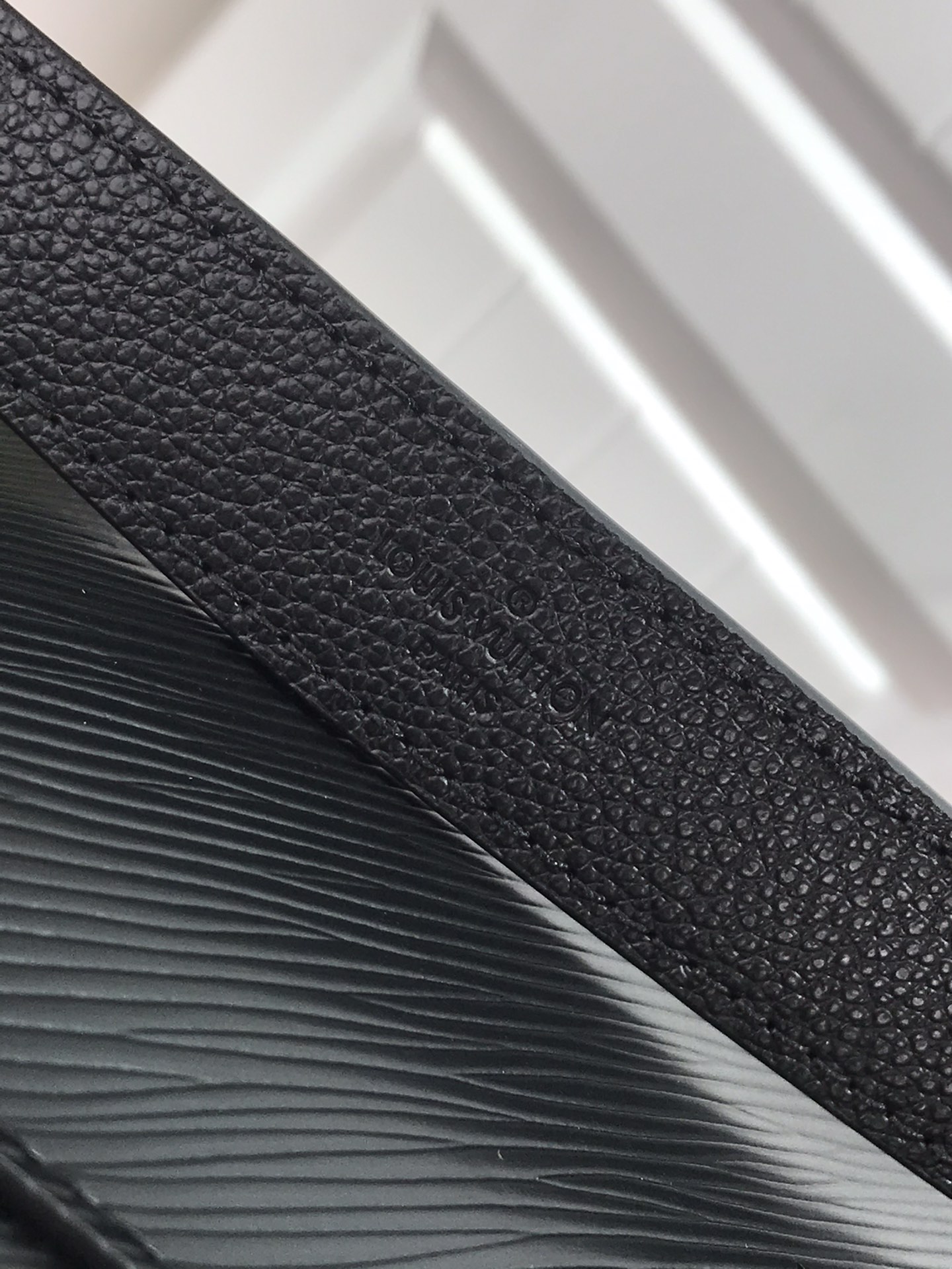 Louis Vuitton Marelle 25Cm Black M80689