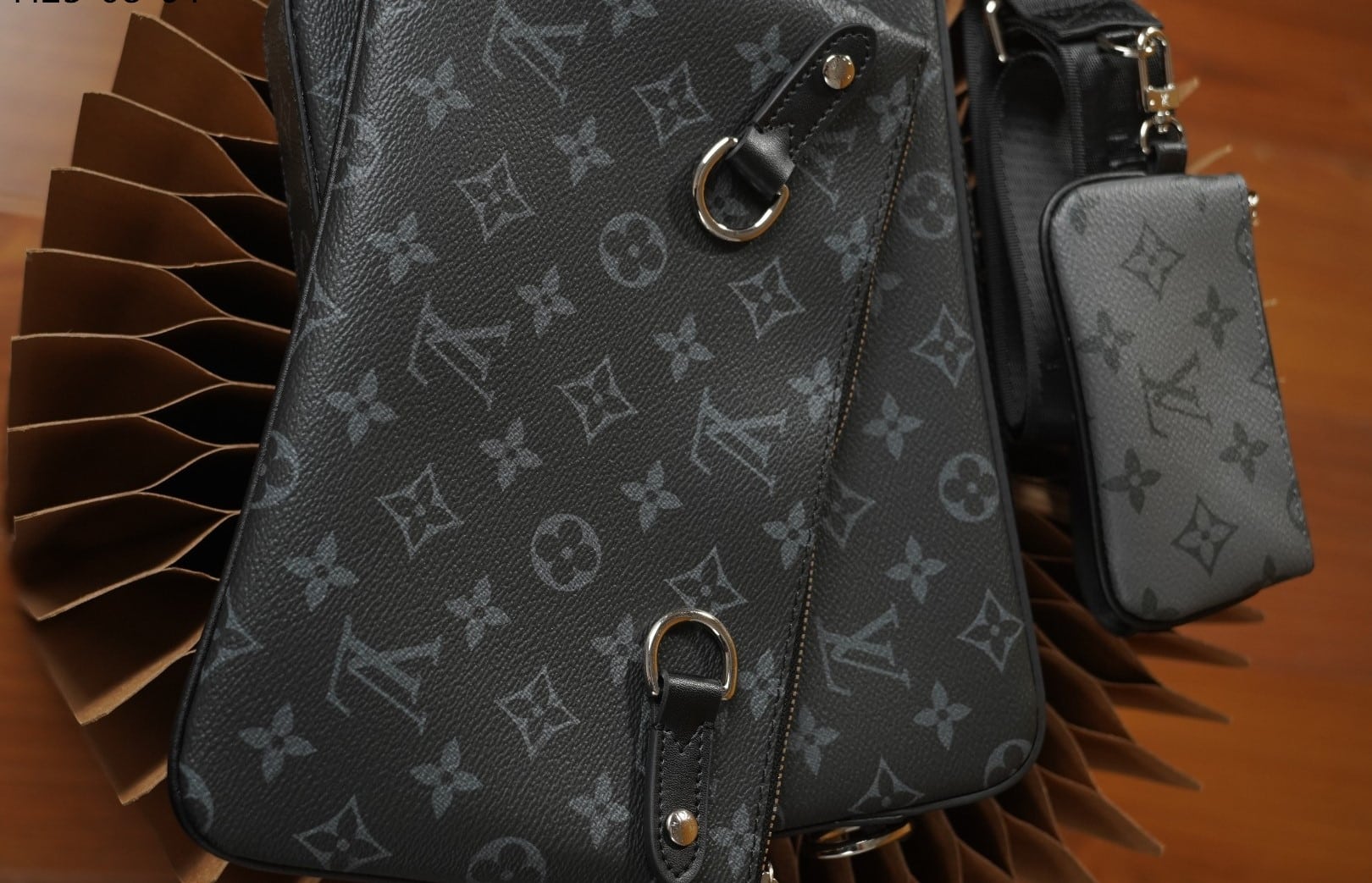 Louis Vuitton Trio Messenger 25Cm M69443