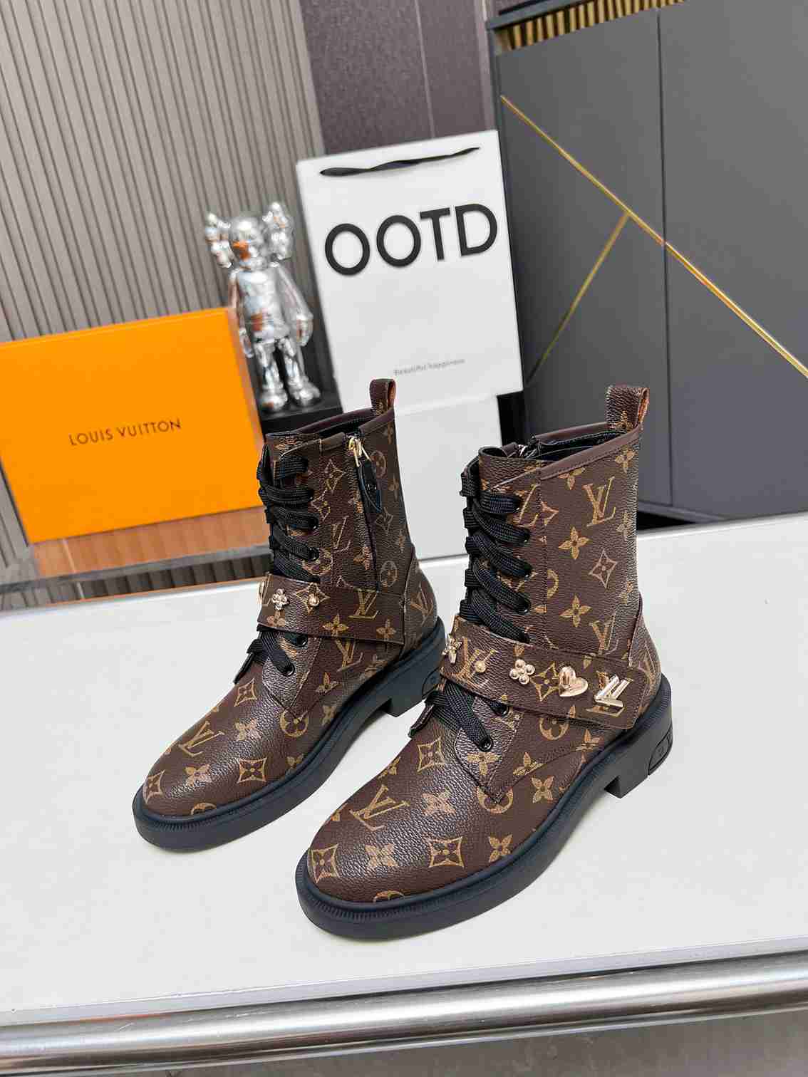 Louis Vuitton Citizen Boots Monogram Brown