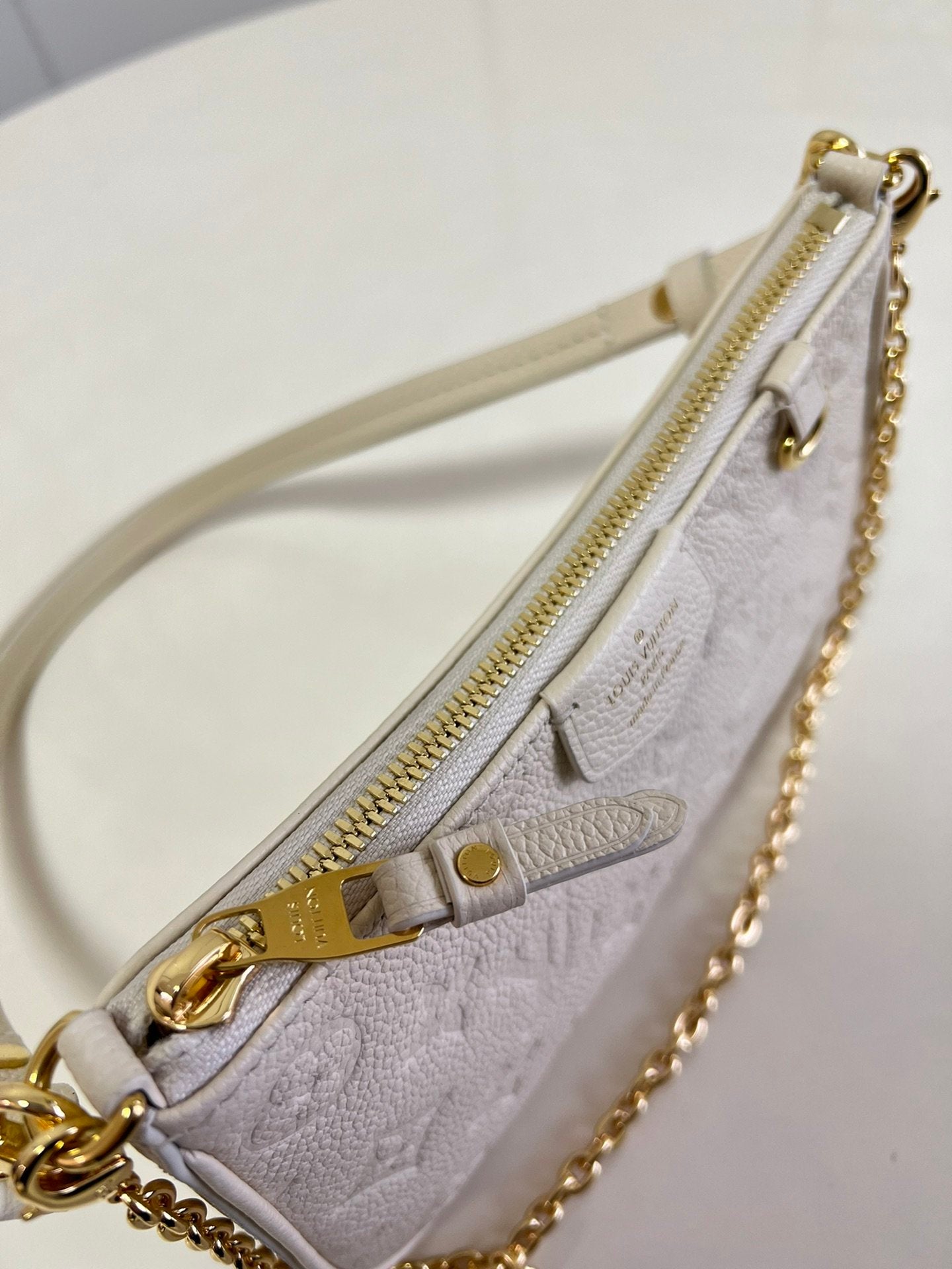 Louis Vuitton Easy Pouch On Strap 19Cm White