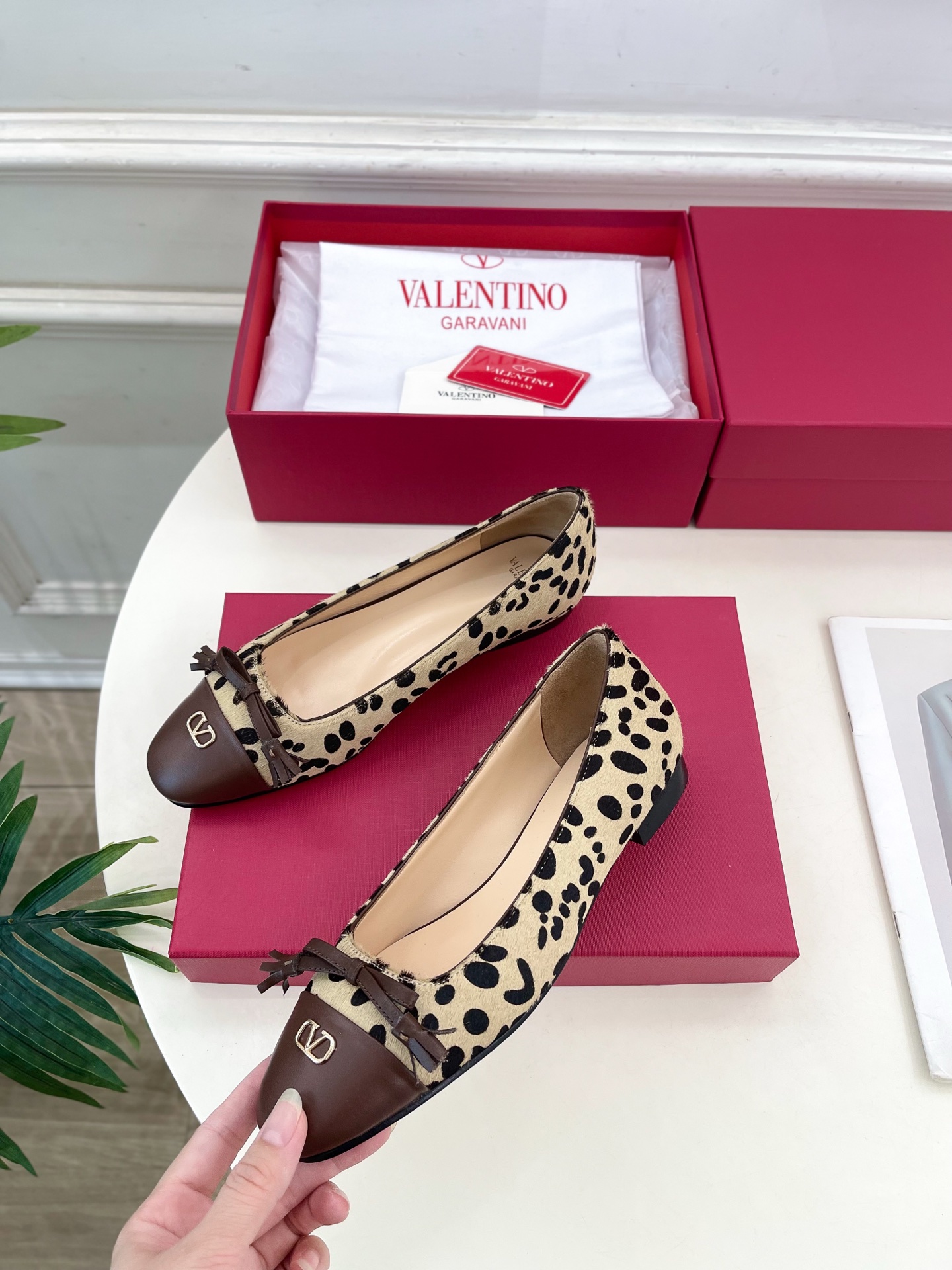 New Season Valentino Garavani leopard print ballet flats