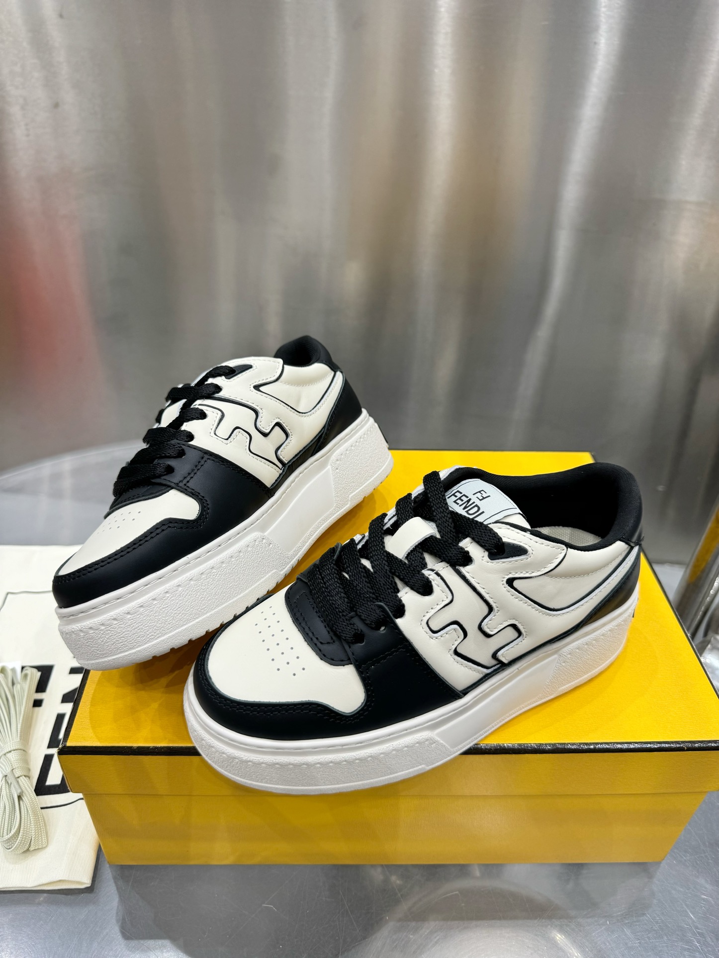 FENDI Match leather platform low-tops sneakers