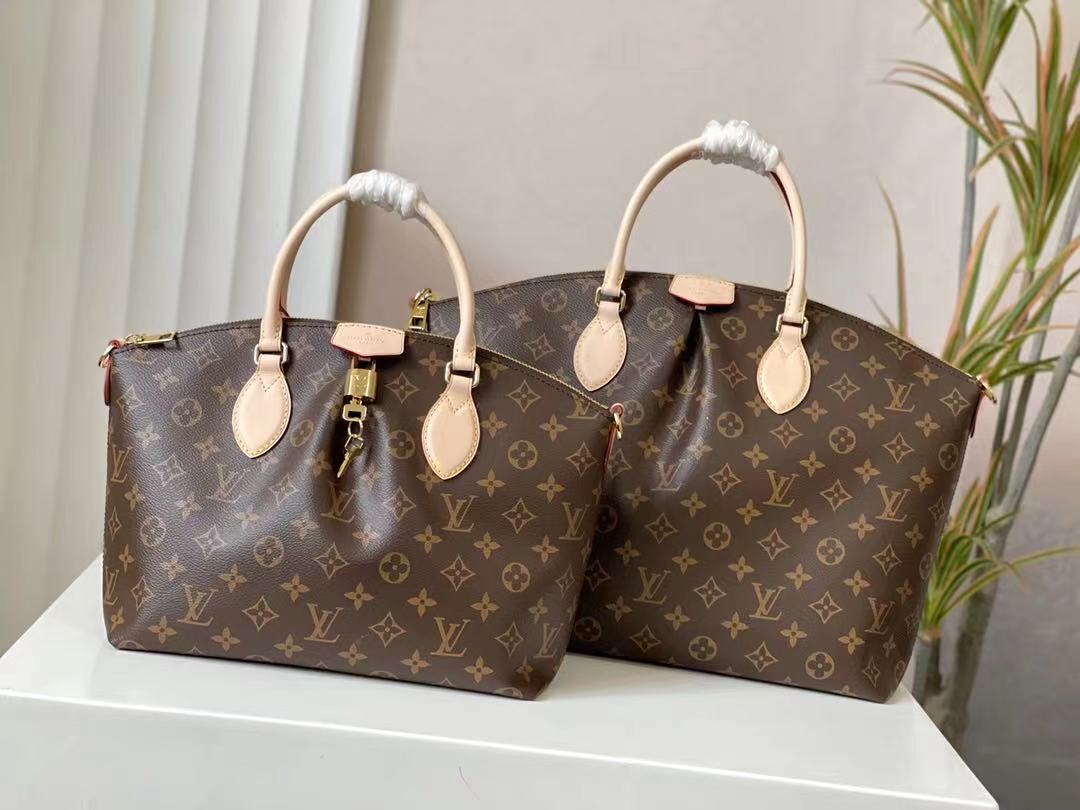 Louis Vuitton Bo Tie Mm 31Cm