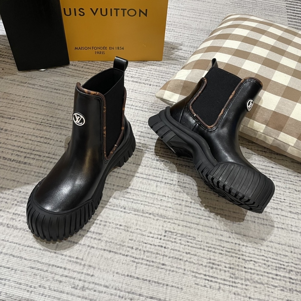 Louis Vuitton Ruby Flat Ankle Boots Black 1Ab0Fo