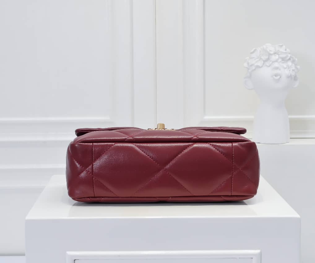 Chanel 19 Flap Bag Shiny Crumpled Leather Burgundy 22Cm