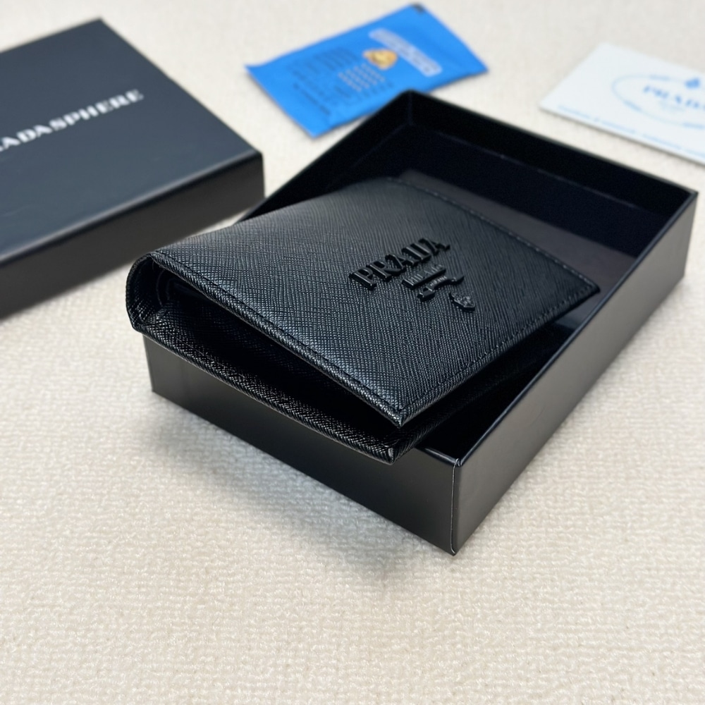 Prada Bifold Saffiano Leather Wallet Black 11Cm