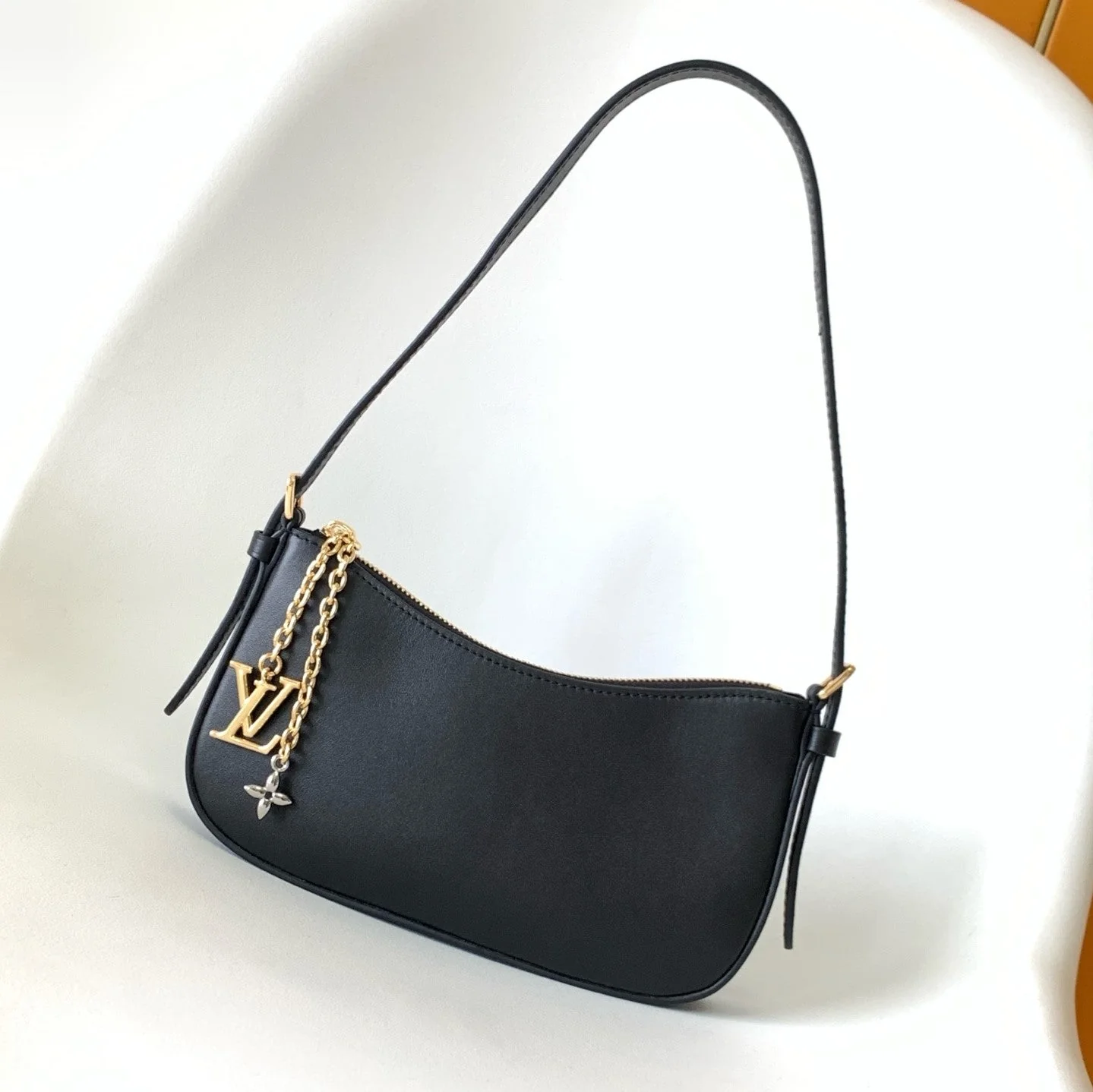 LV M25784 Pochette LV Bloom with Charm 23cm Black Calfskin GHW