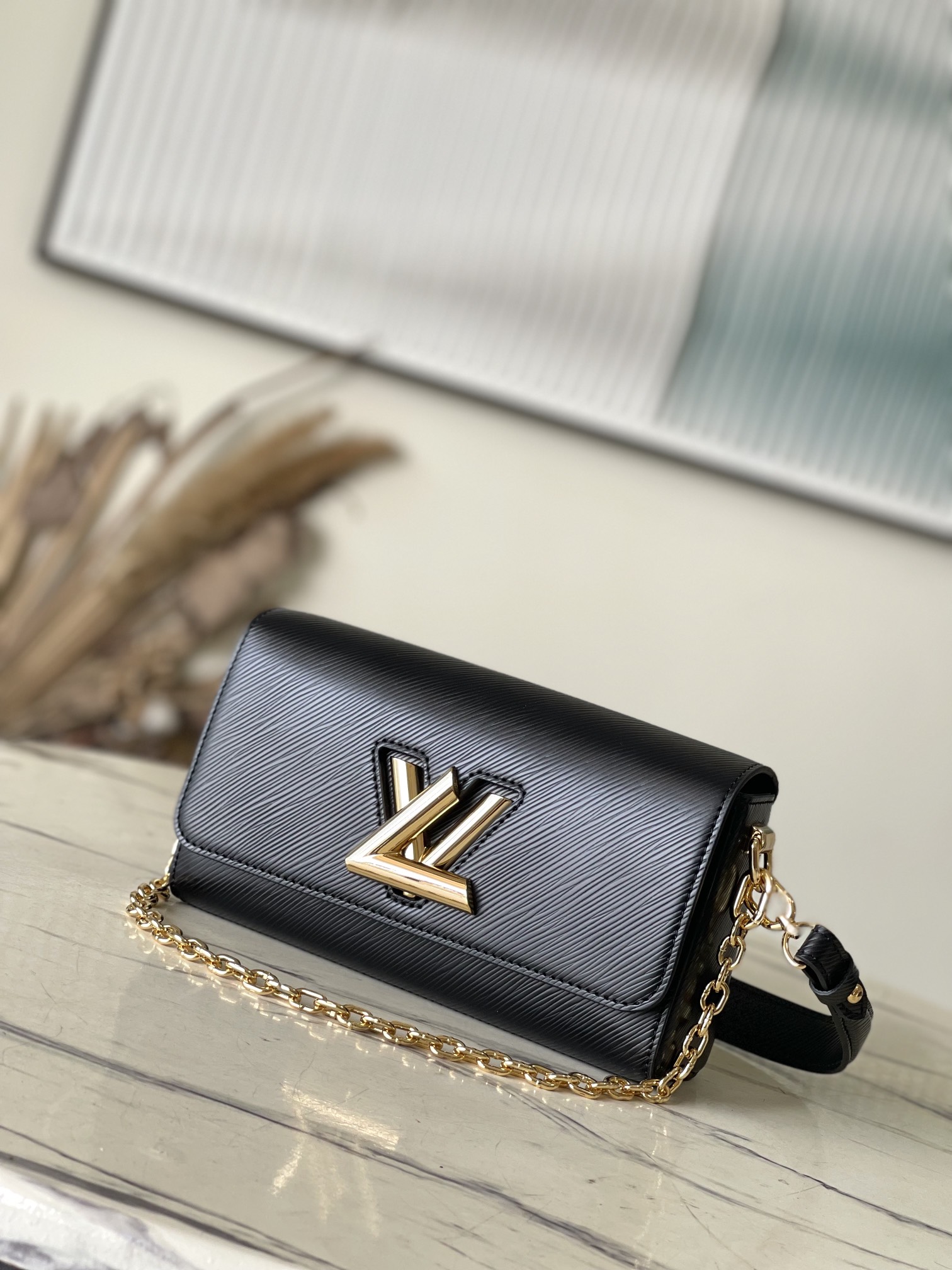 Louis Vuitton Black M24549 Twist West