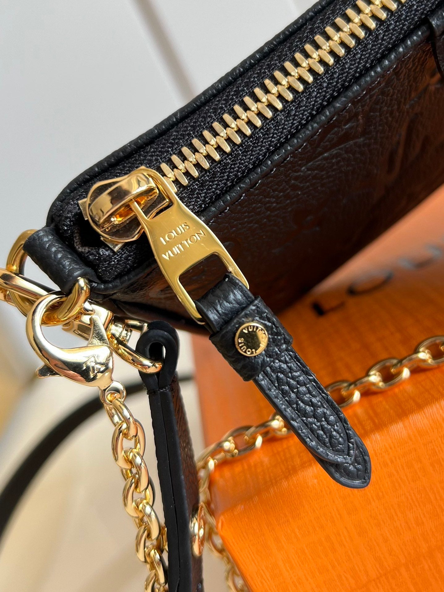 Louis Vuitton Easy Pouch On Strap 19Cm Black