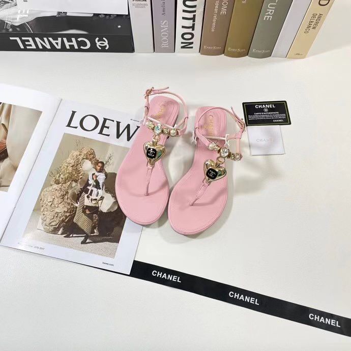 Chanel Shiny Pearl Crystal Cc Heart Thong Sandals Light Pink