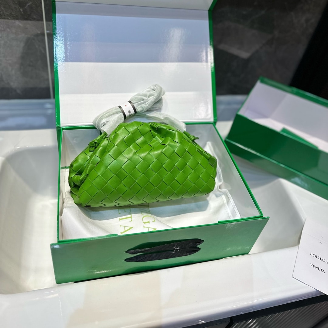 Bottega Veneta Pouch Green 20Cm