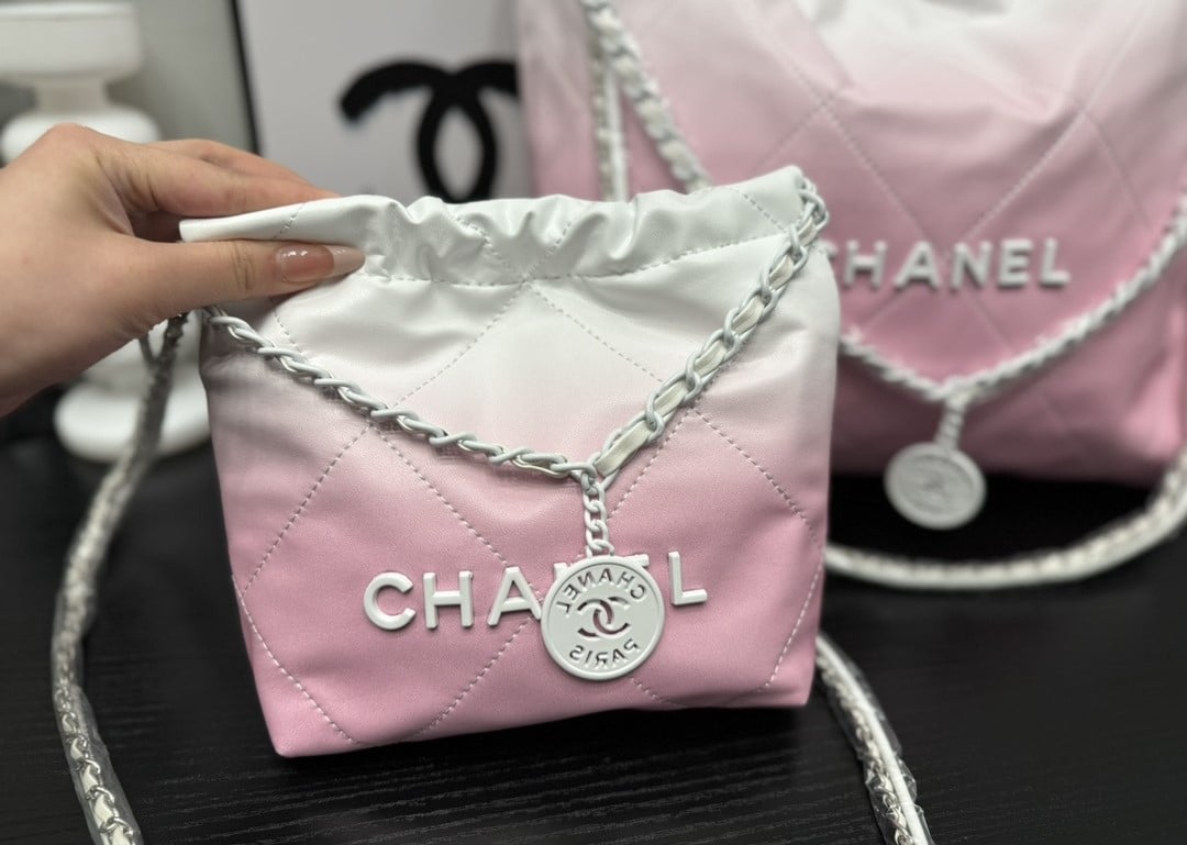 Chanel 22 Mini Handbag Patent Gradient Calfskin Pink 20Cm/7.8in