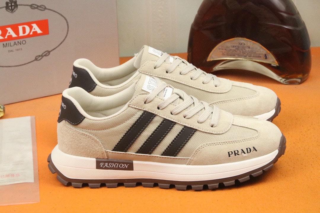 Prada Men?S Sneakers Suede With Stripe Beige