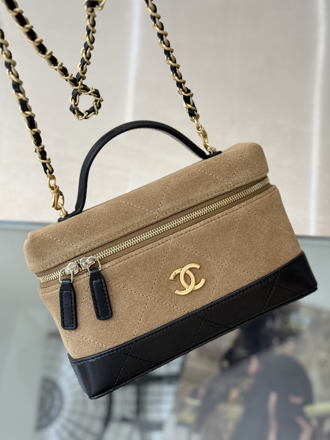 Small Vanity Case in Suede & Lambskin