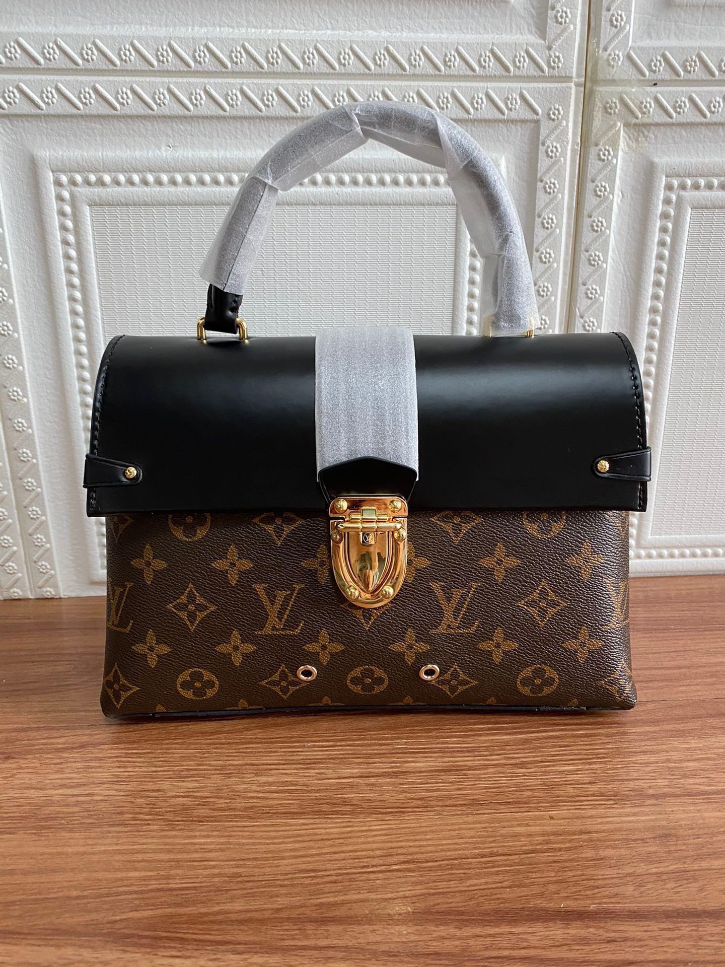 Louis Vuitton One Handle Monogram Flap Mm 25Cm
