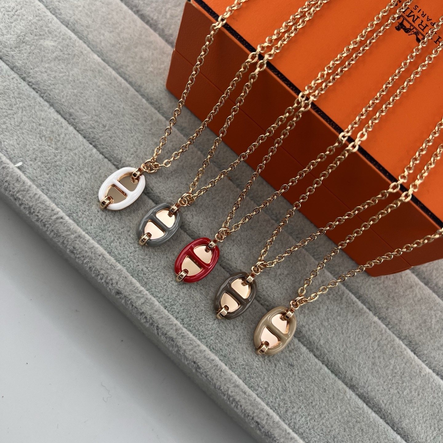 Epoxy gold pendant necklace