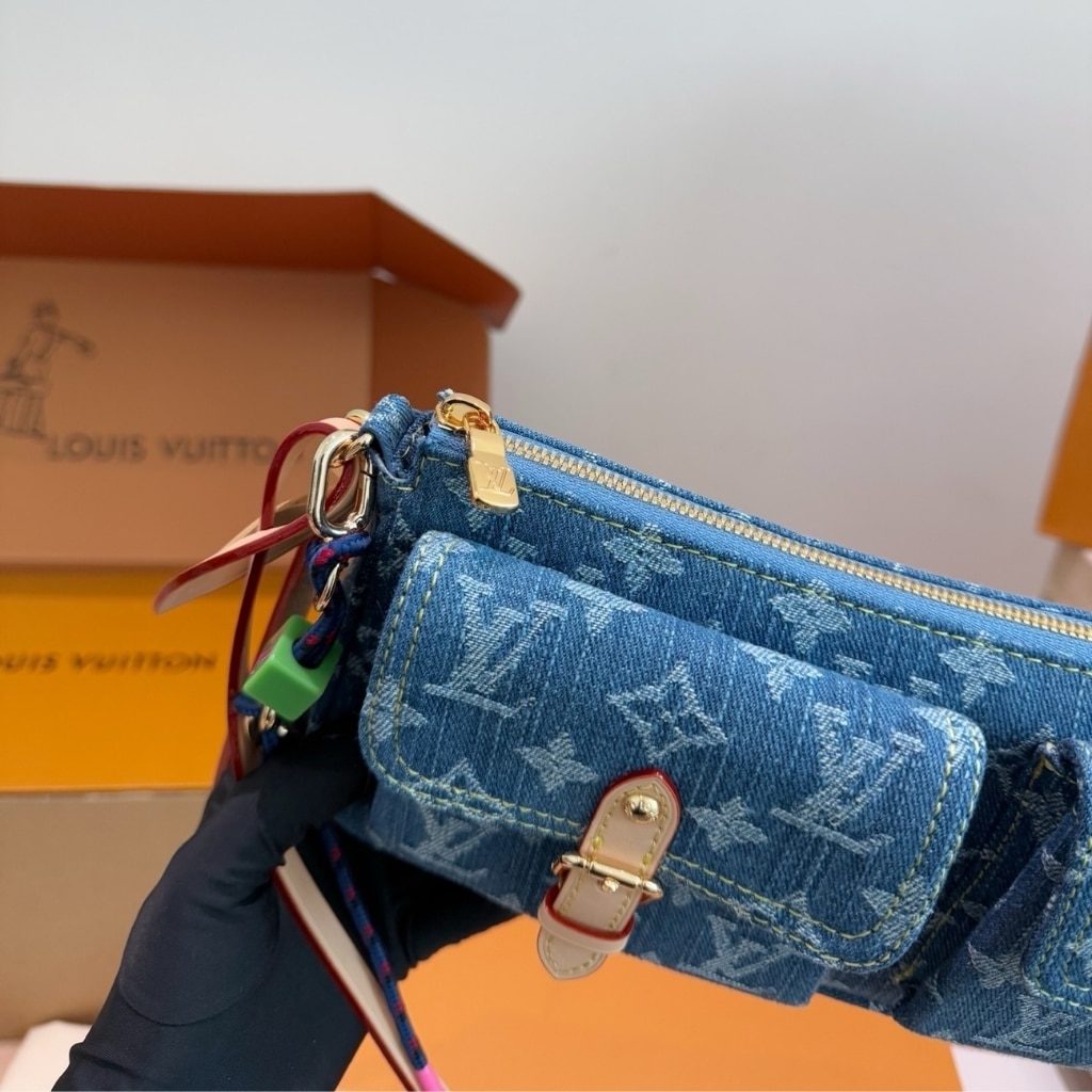Louis Vuitton Pochette Accessoire Cargo Blue Denim 23cm M27602