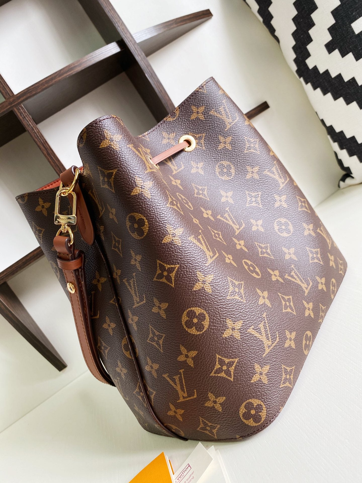 Louis Vuitton Neonoe Mm Brown