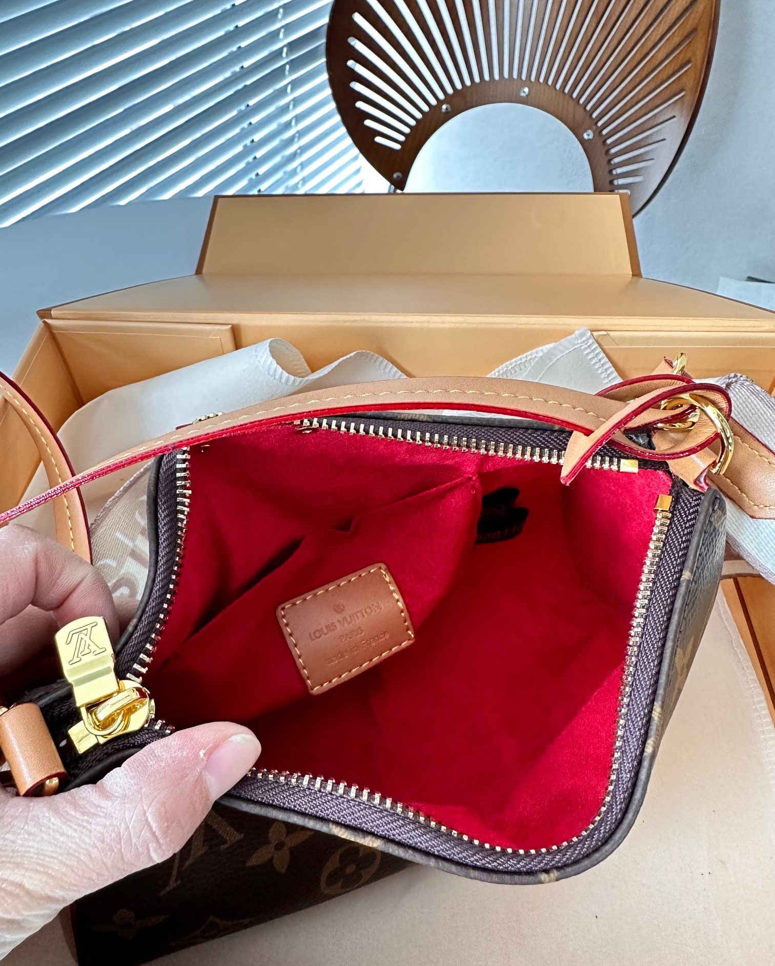 Louis Vuitton Pochette Tirette Monogram Canvas 23Cm M47123
