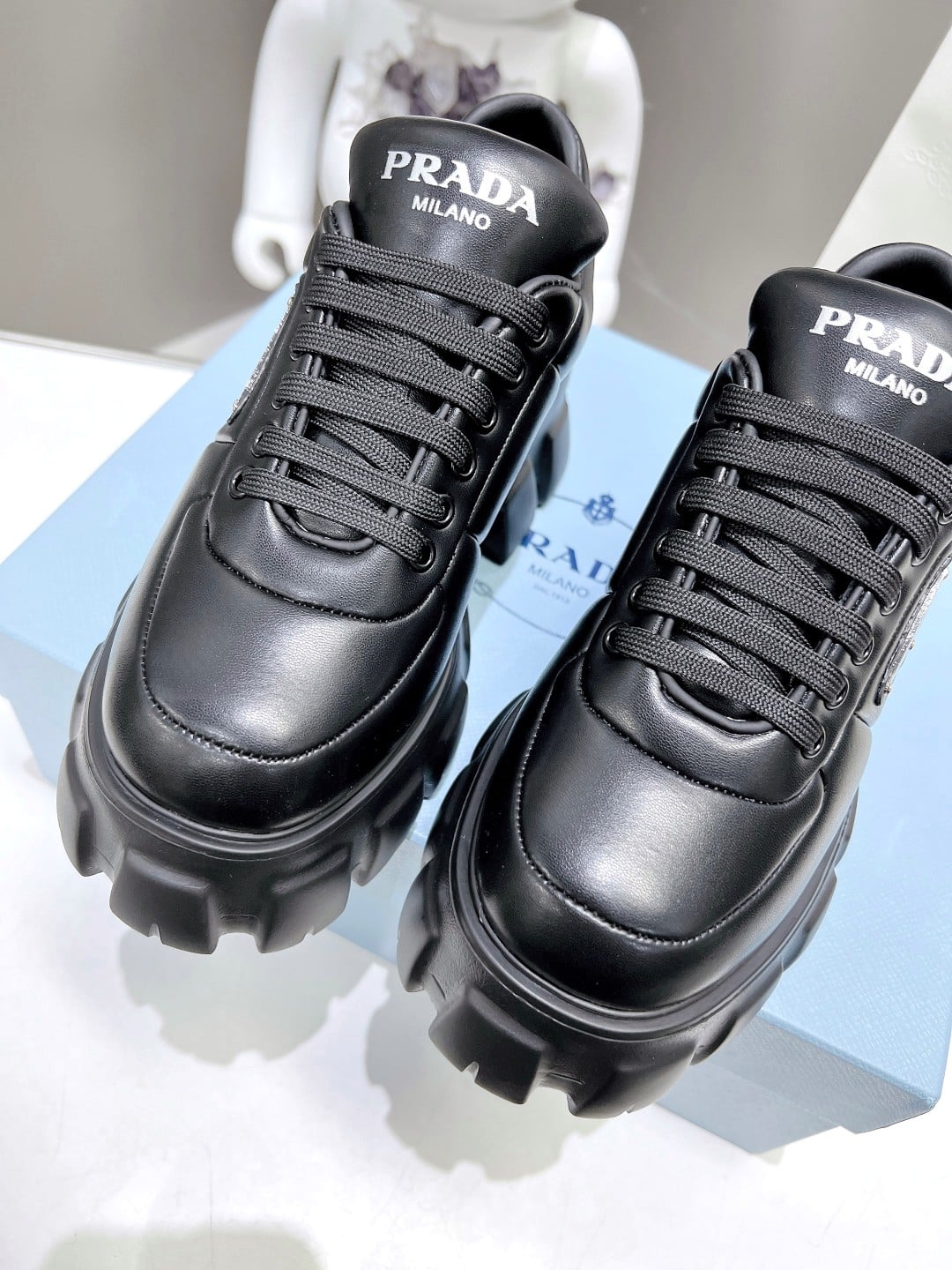 Prada Soft Padded Nappa Leather Lace Up Shoes Black 1E119N 2Dl8 F0002 F 055