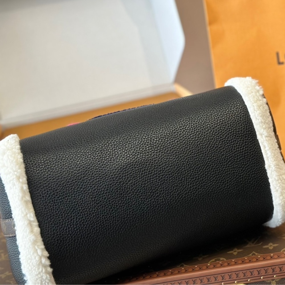 Louis Vuitton Speedy Bandouliere 30 Monogram Teddy Black 30cm M56966