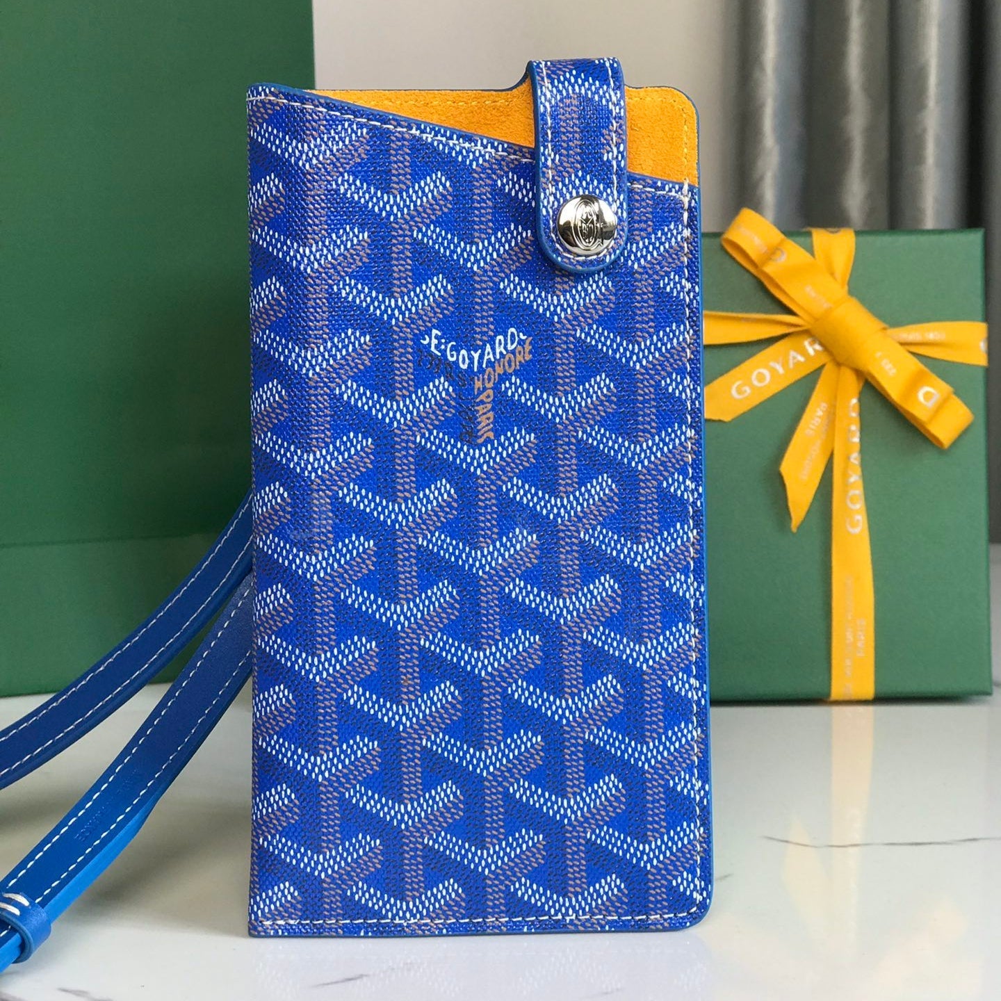 Goyard Montmartre Gm Case 18 Cm Sapphire Blue Goyardine Canvas