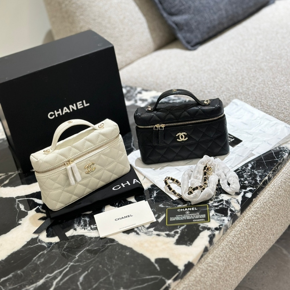 Chanel Long Vanity With Chain White 19.5Cm/7.7in