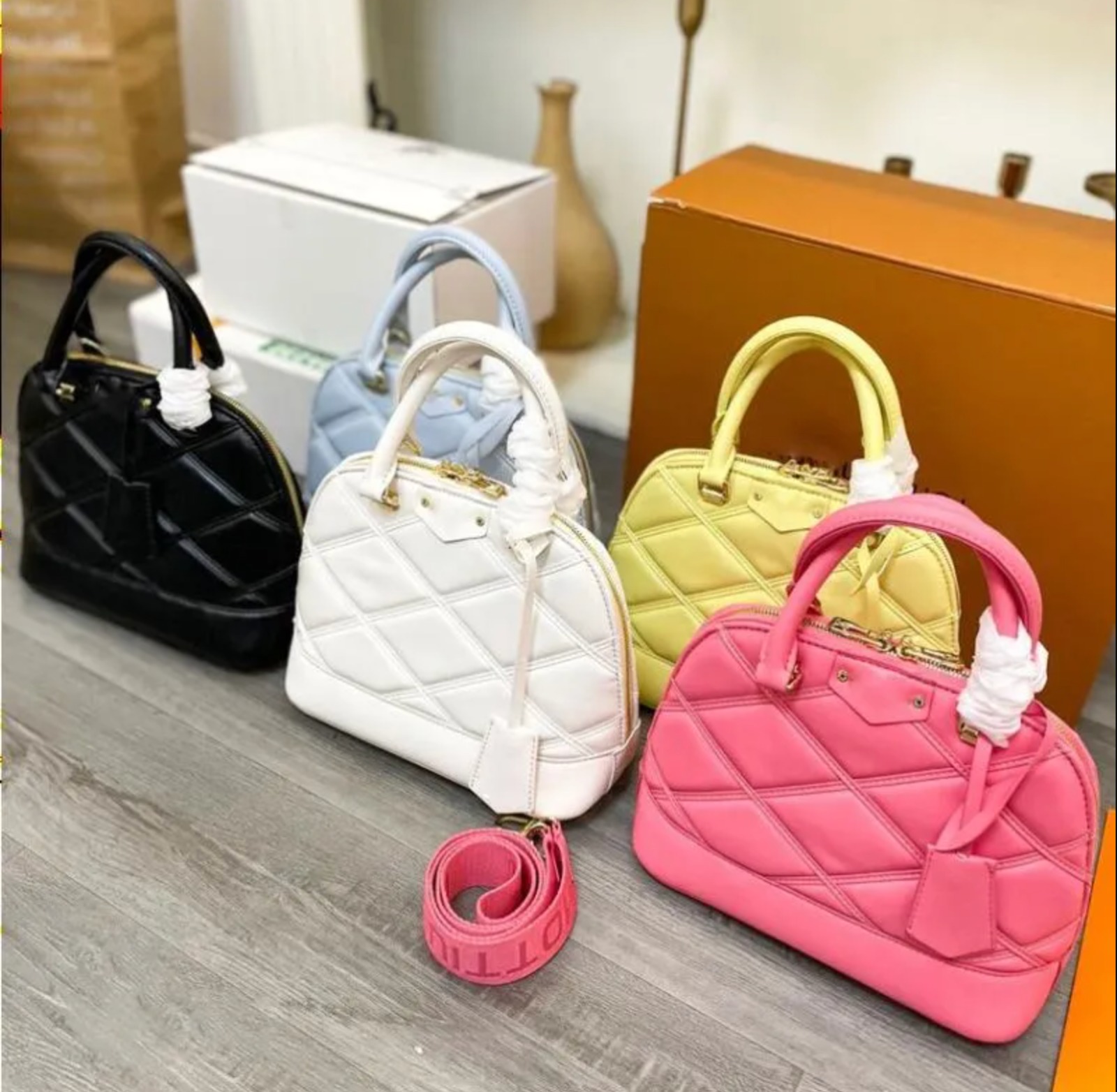 Louis Vuitton Alma Bb Bag Black 24Cm M23666