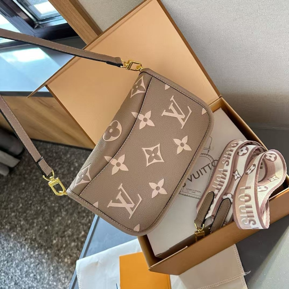 Louis Vuitton Diane Monogram Empreinte Leather Beige 24Cm M46583