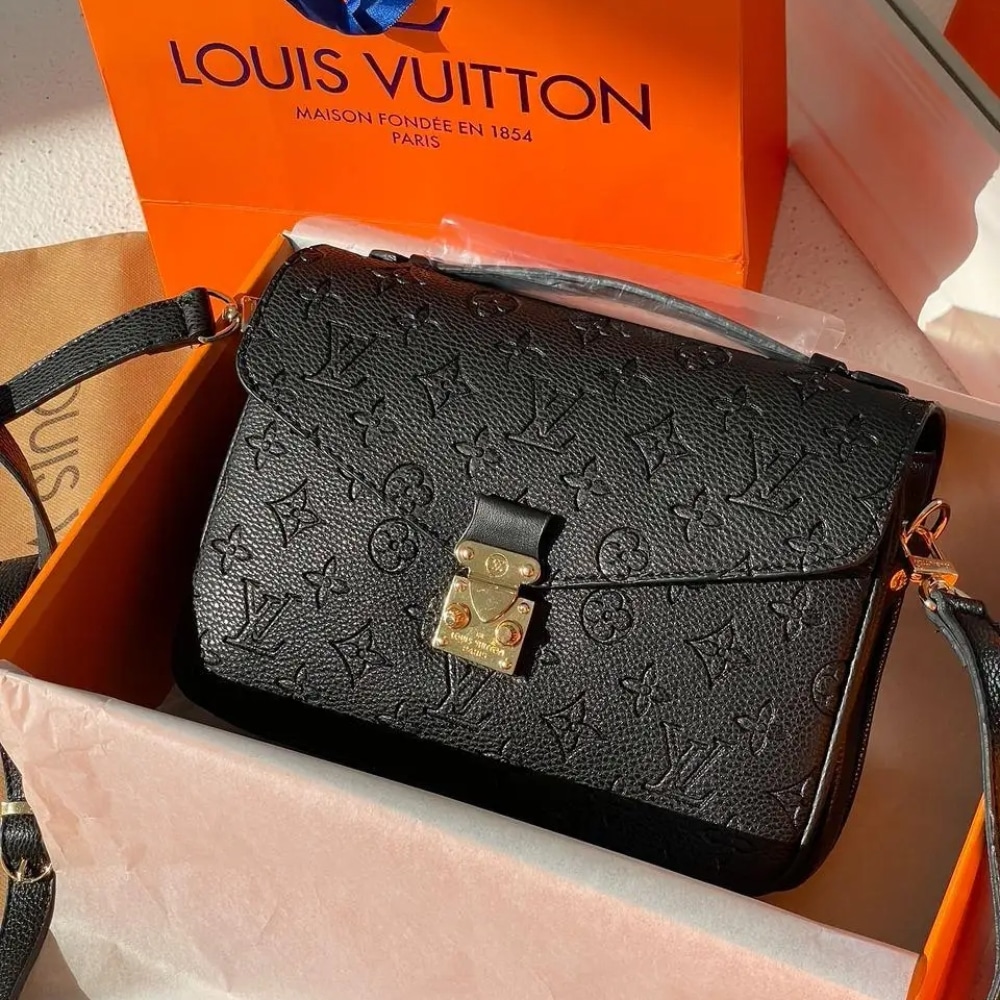 Louis Vuitton Monogram Canvas Pochette Métis Black 25Cm