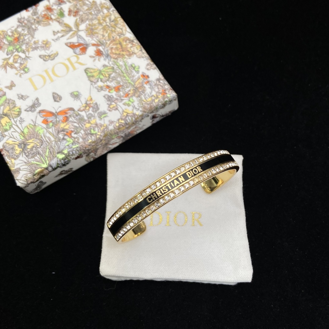 Square-cut diamond and black-and-white enamel bracelet