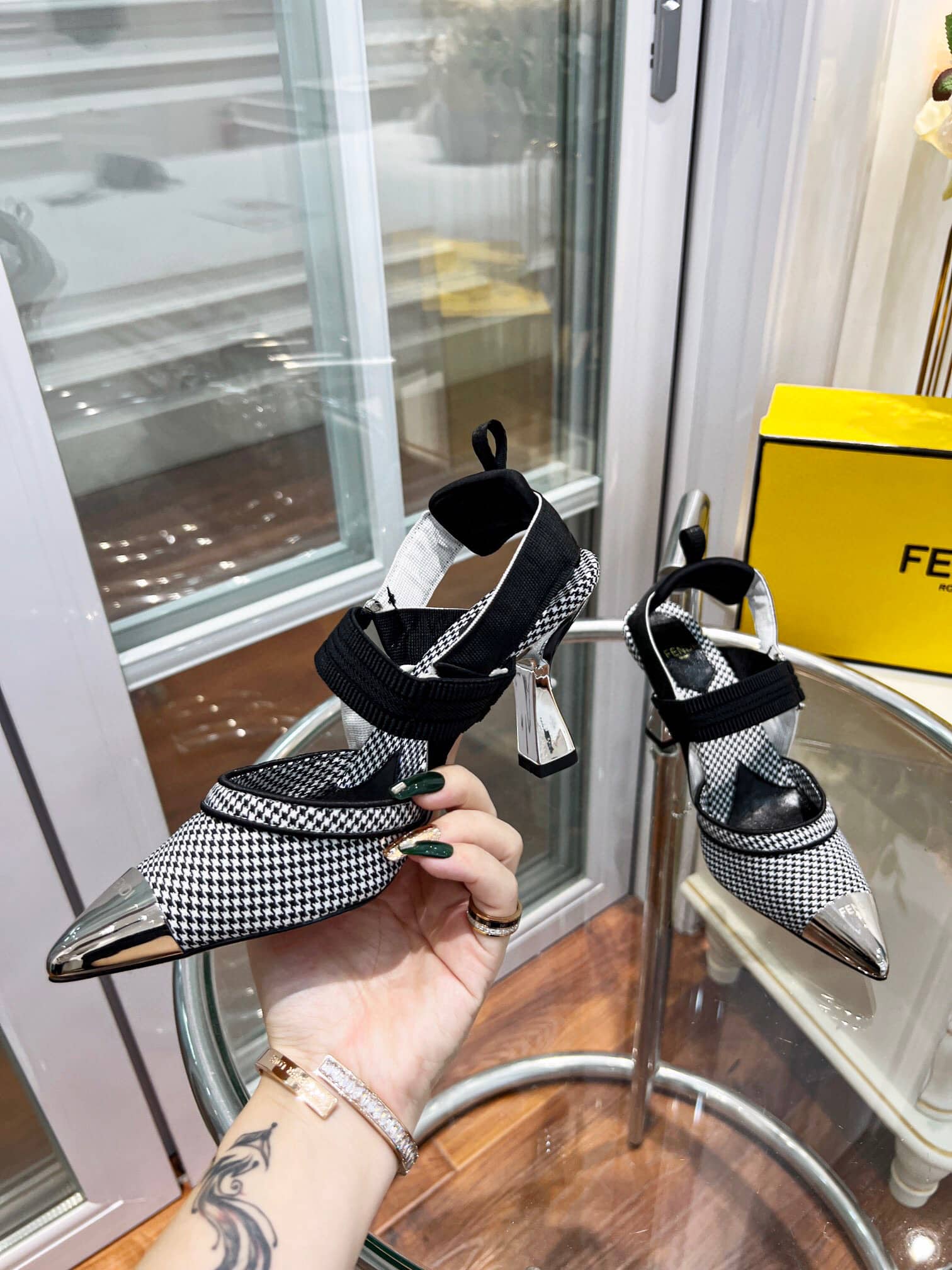 Fendi Colibri 85Mm Beaded Slingback Pumps Sliver Black