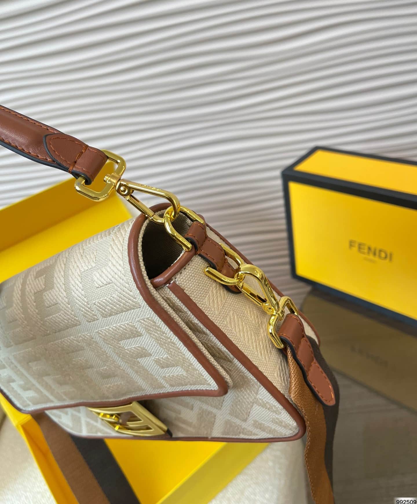 Fendi Baguette Natural Straw Bag With Ff Embroidery 26Cm