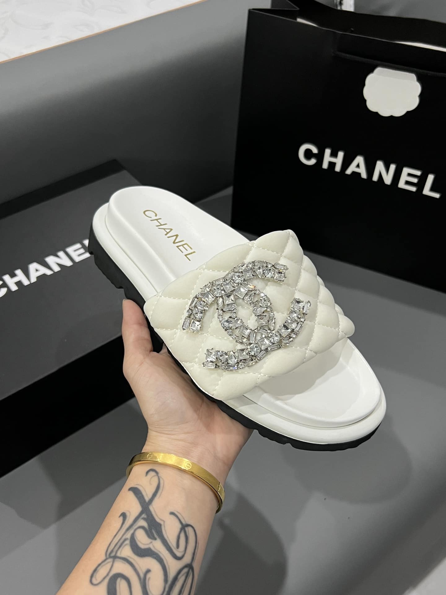 Chanel Cc Slippers Studded White