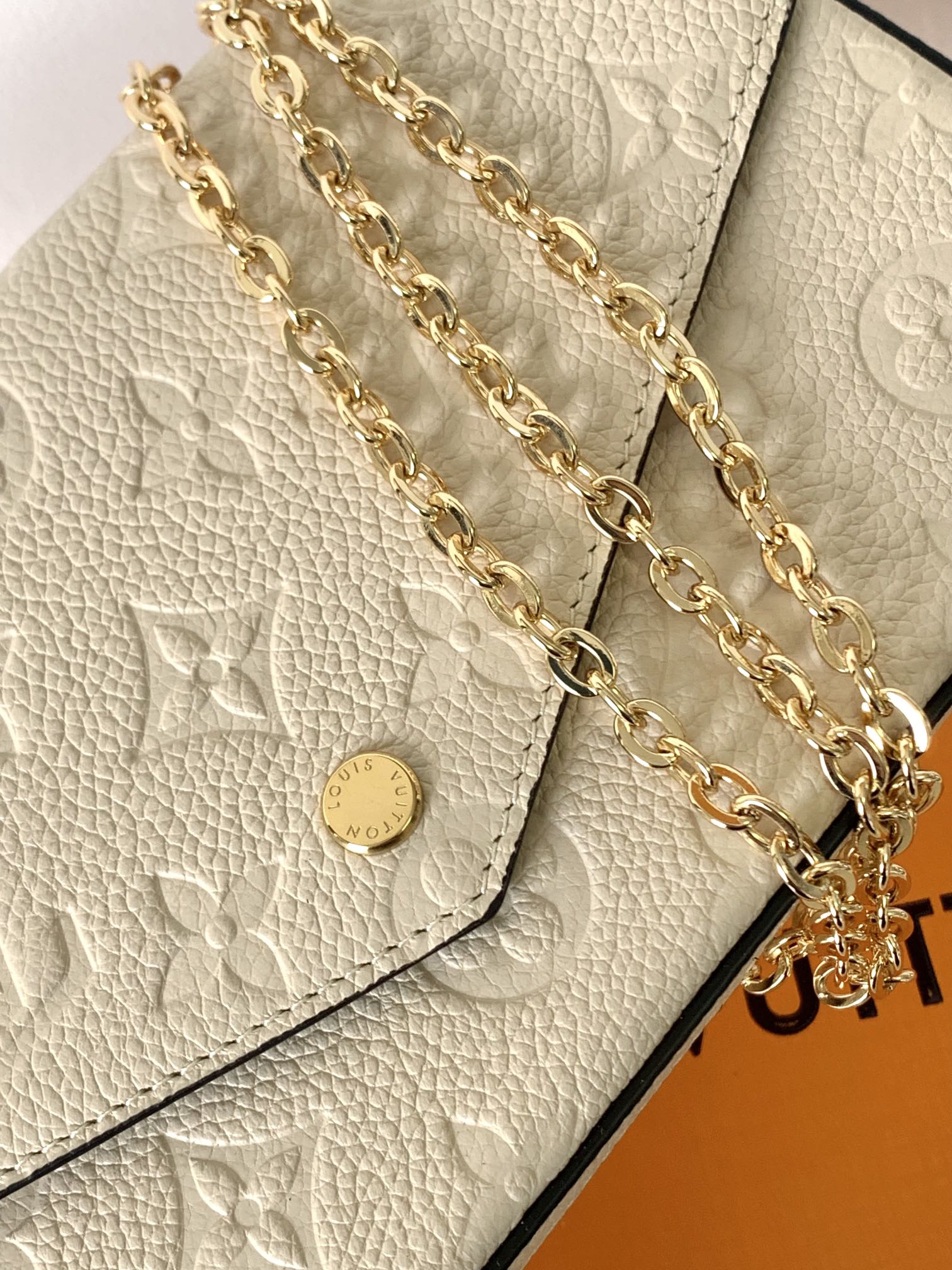 Louis Vuitton Felicie Pochette Bag Cream 21Cm