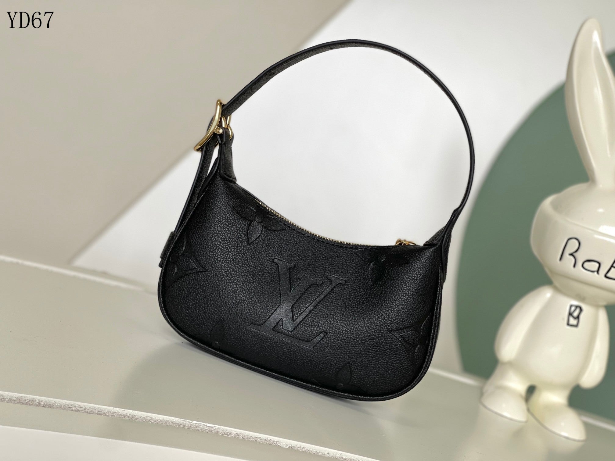 Louis Vuitton Monogram Empreinte Black Shoulder Bag 20Cm M82391