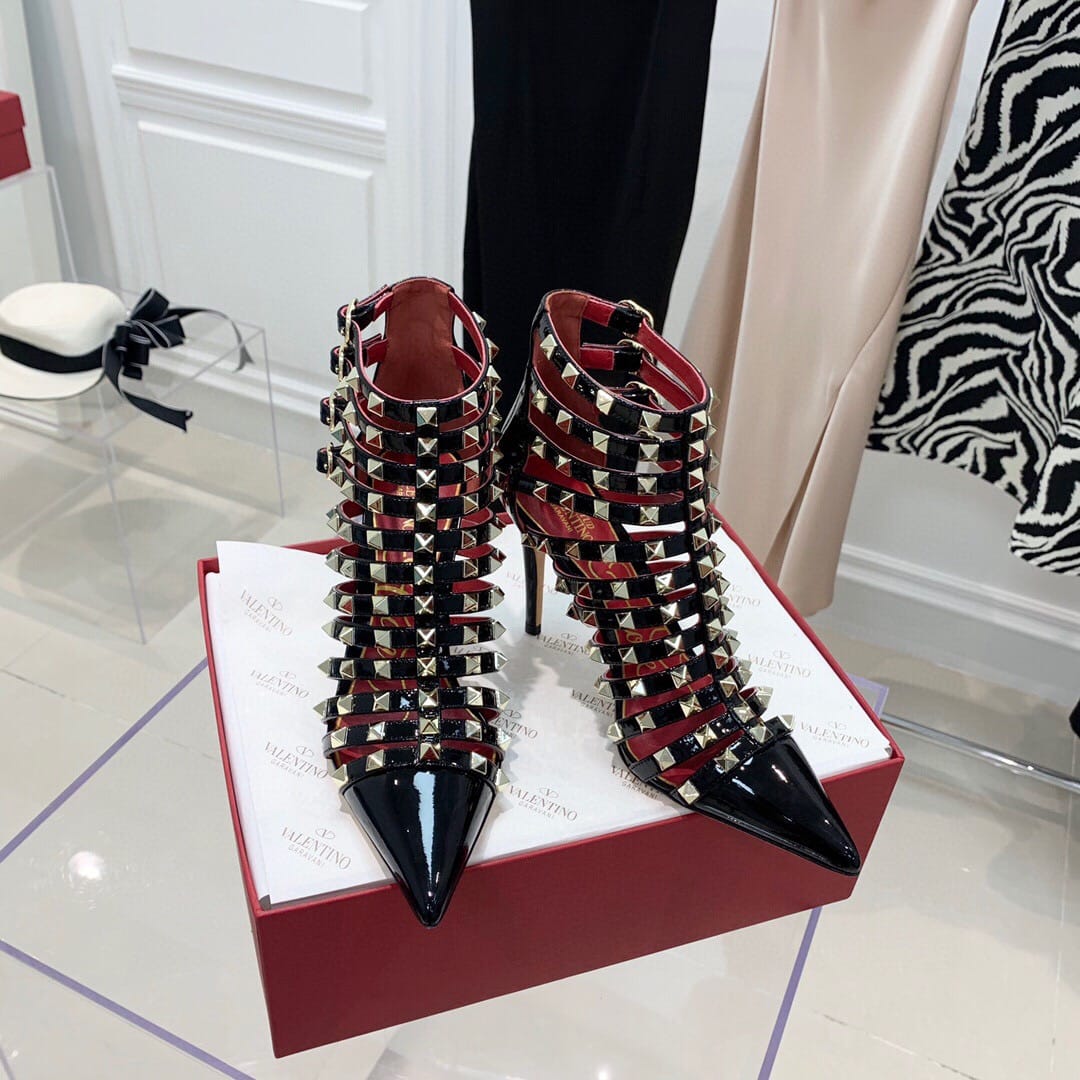 Valentino Garavani Rockstud Alcove Pumps Black