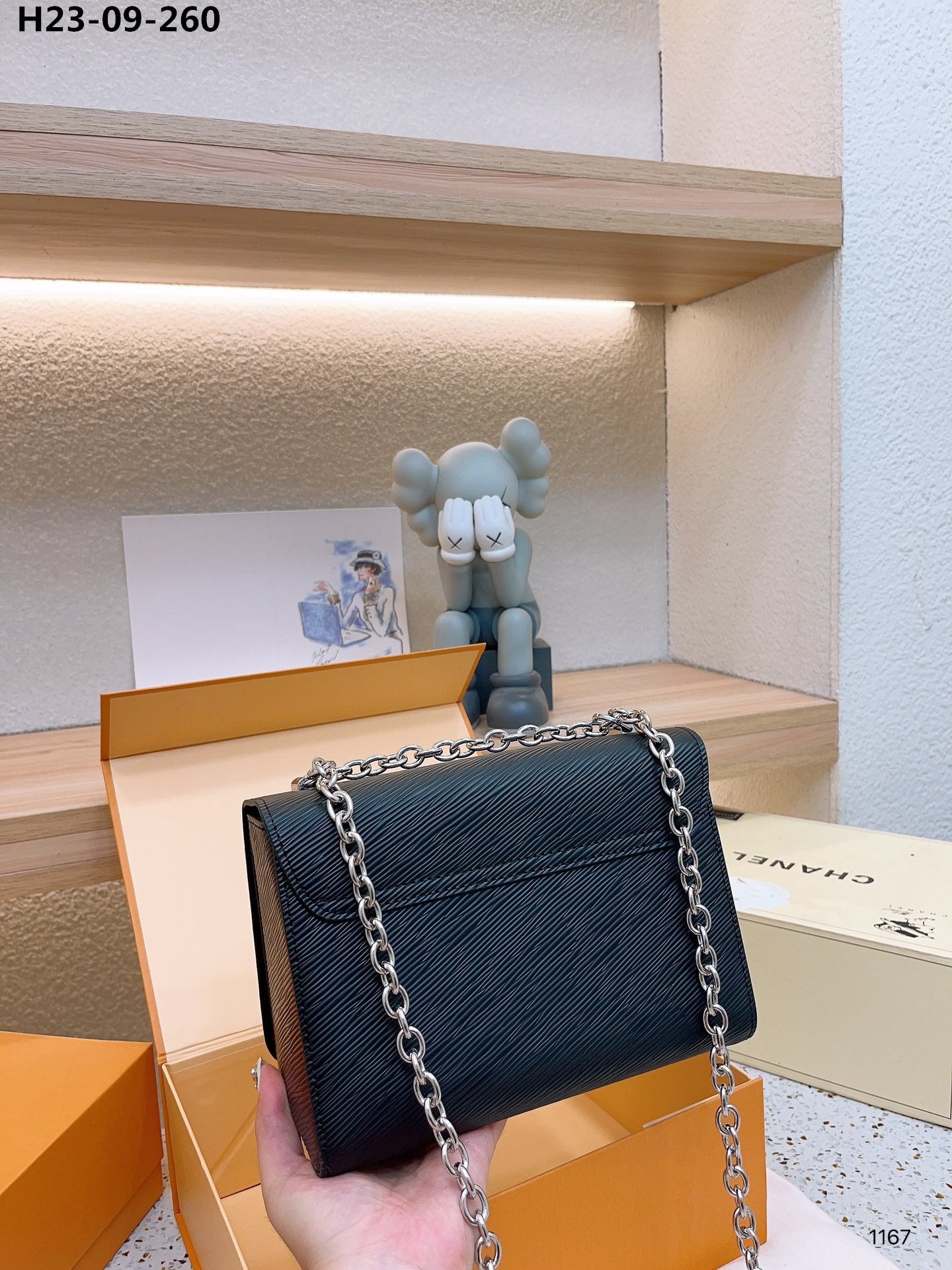 Louis Vuitton Twist Mm Bag Black 23Cm M21110