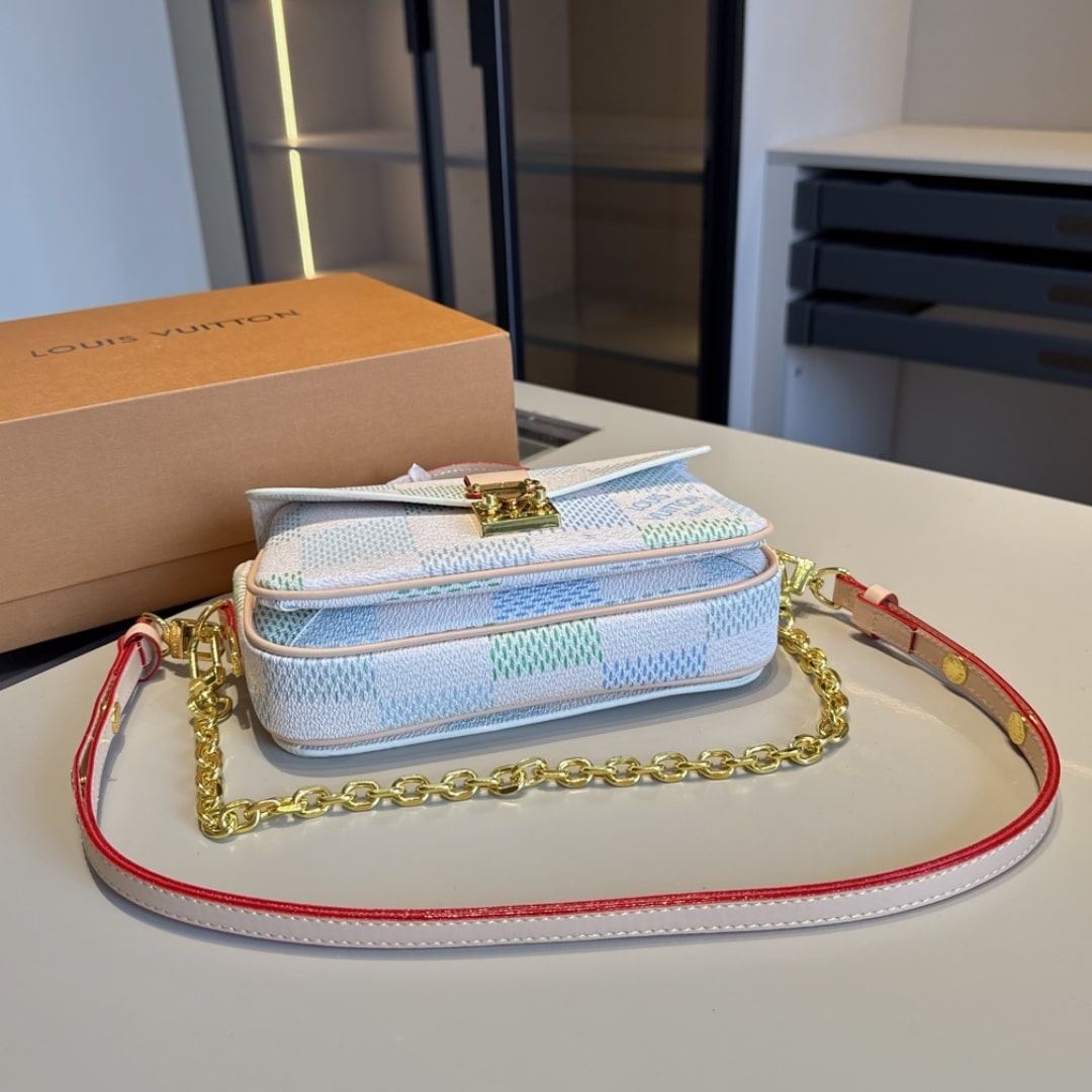 Louis Vuitton Pochette Métis East West Damier Canvas Light Blue 21cm