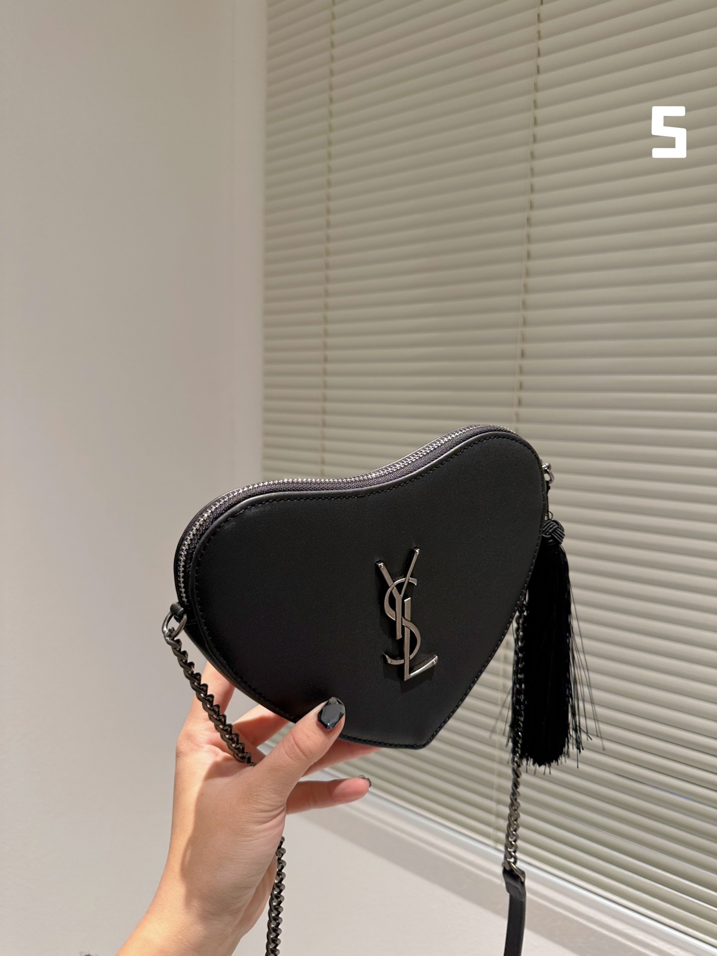 Saint Laurent Heart Bag In Smooth Leather Black