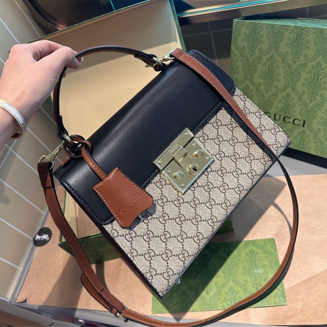 Gucci Paddle Lock Gg Supreme Top Handle Black 28Cm