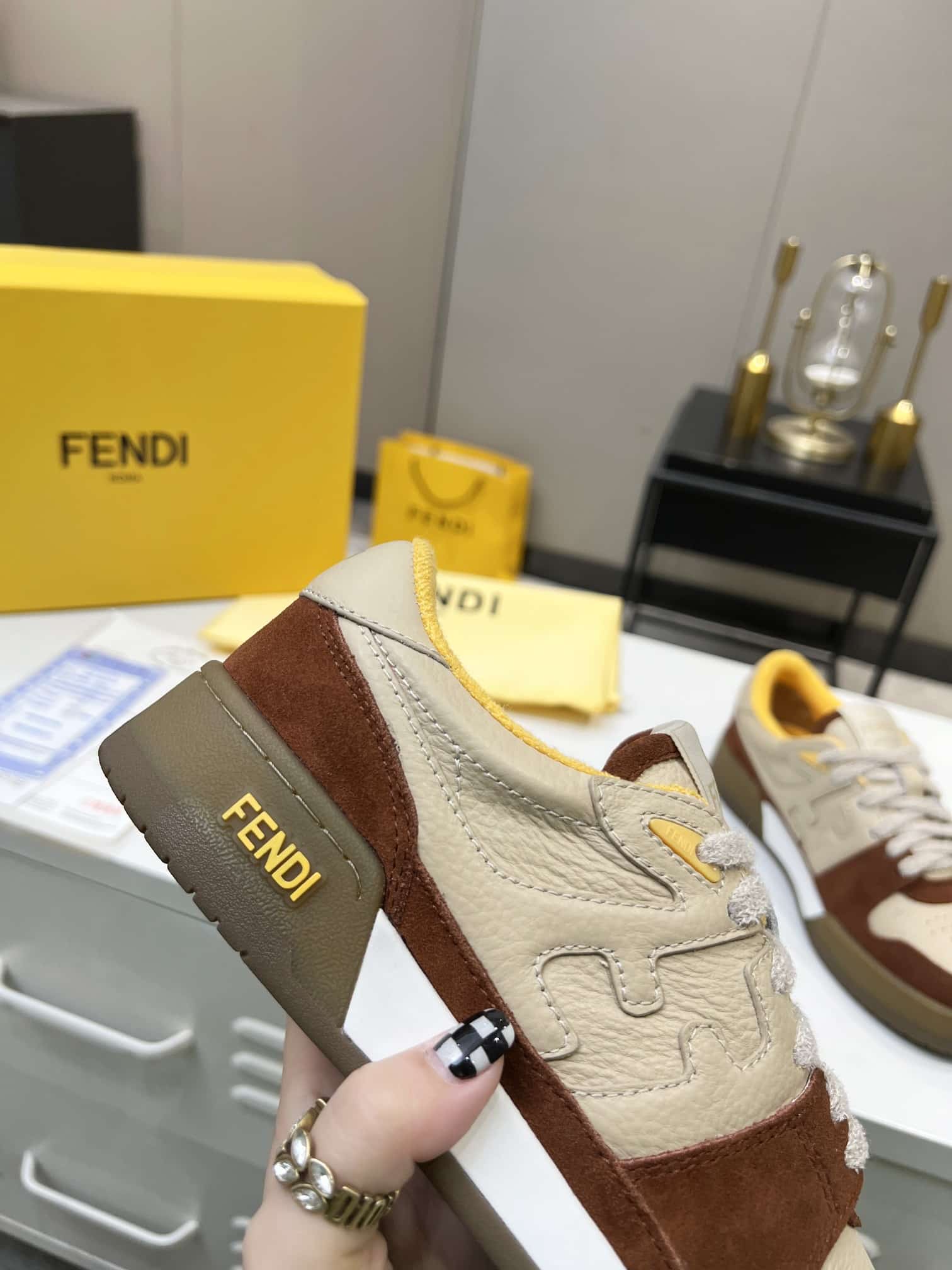 Fendi Match Suede Low-Tops Beige 8E8252Ahh2F1Fhu