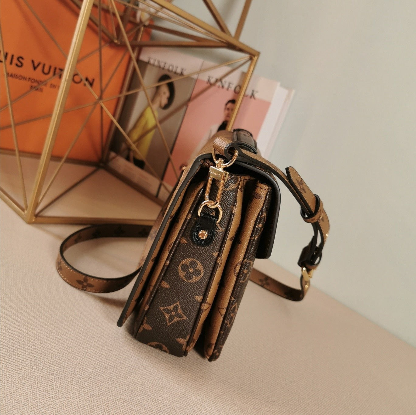 Louis Vuitton Pochette M Tis 27 Cm