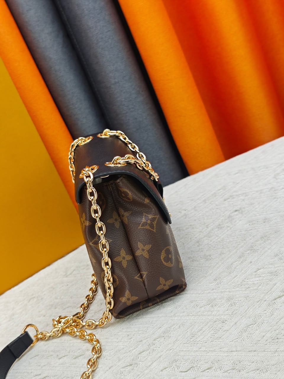 Louis Vuitton Madeleine BB Monogram/Black 24cm M28424