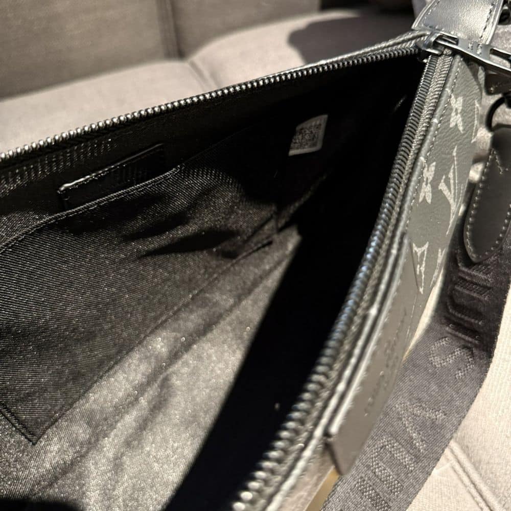 Louis Vuitton Pochette Accessoire Bag Black 24Cm