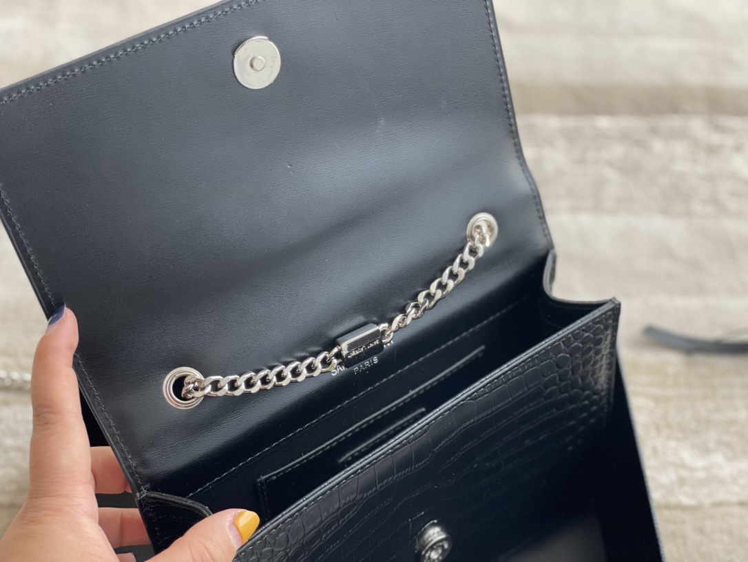 Saint Laurent Kate Small Chain Bag With Tassel In Shiny Leather Black
